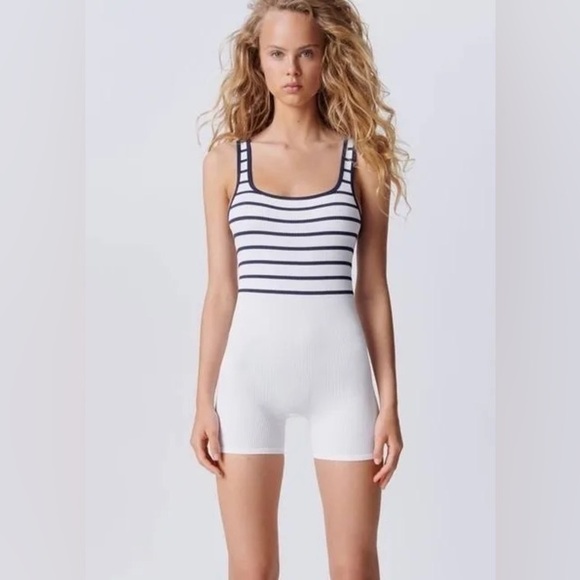 New nwt Zara Limitless Contour Seamless Playsuit Romper size xs small navy white - Picture 1 of 4